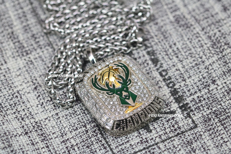 2021 Milwaukee Bucks Super Bowl Championship Pendant (2021) - Premium Series