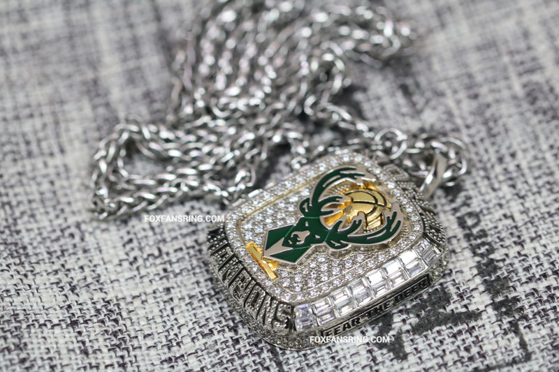 2021 Milwaukee Bucks Super Bowl Championship Pendant (2021) - Premium Series