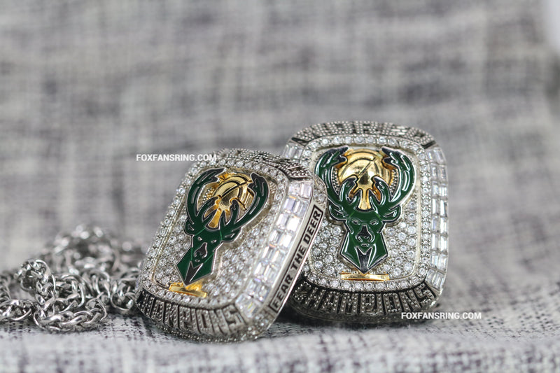 2021 Milwaukee Bucks Super Bowl Championship Pendant (2021) - Premium Series